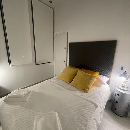 Apartmán Casa De Huespedes Almirante Madrid Exteriér fotografie