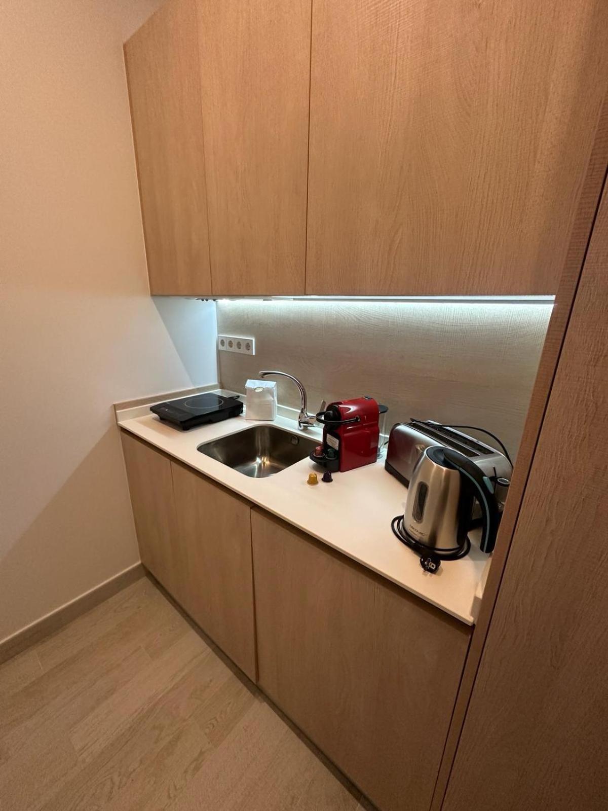 Apartmán Casa De Huespedes Almirante Madrid Exteriér fotografie