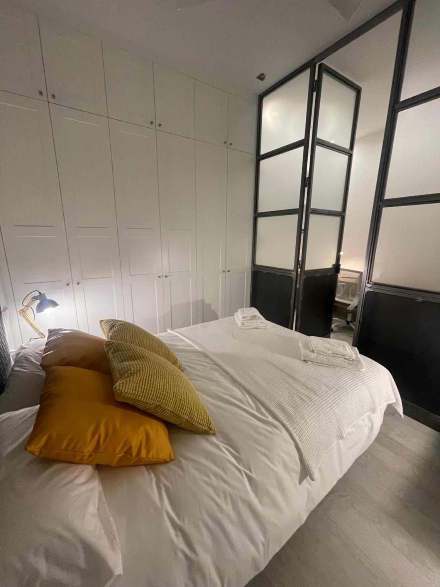 Apartmán Casa De Huespedes Almirante Madrid Exteriér fotografie