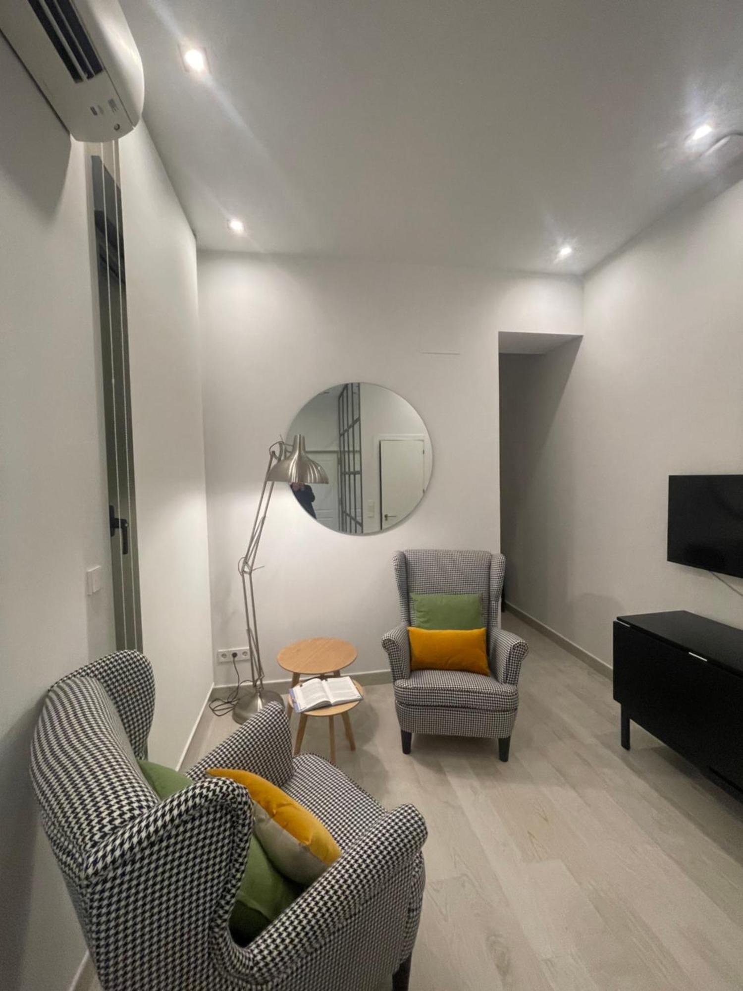 Apartmán Casa De Huespedes Almirante Madrid Exteriér fotografie